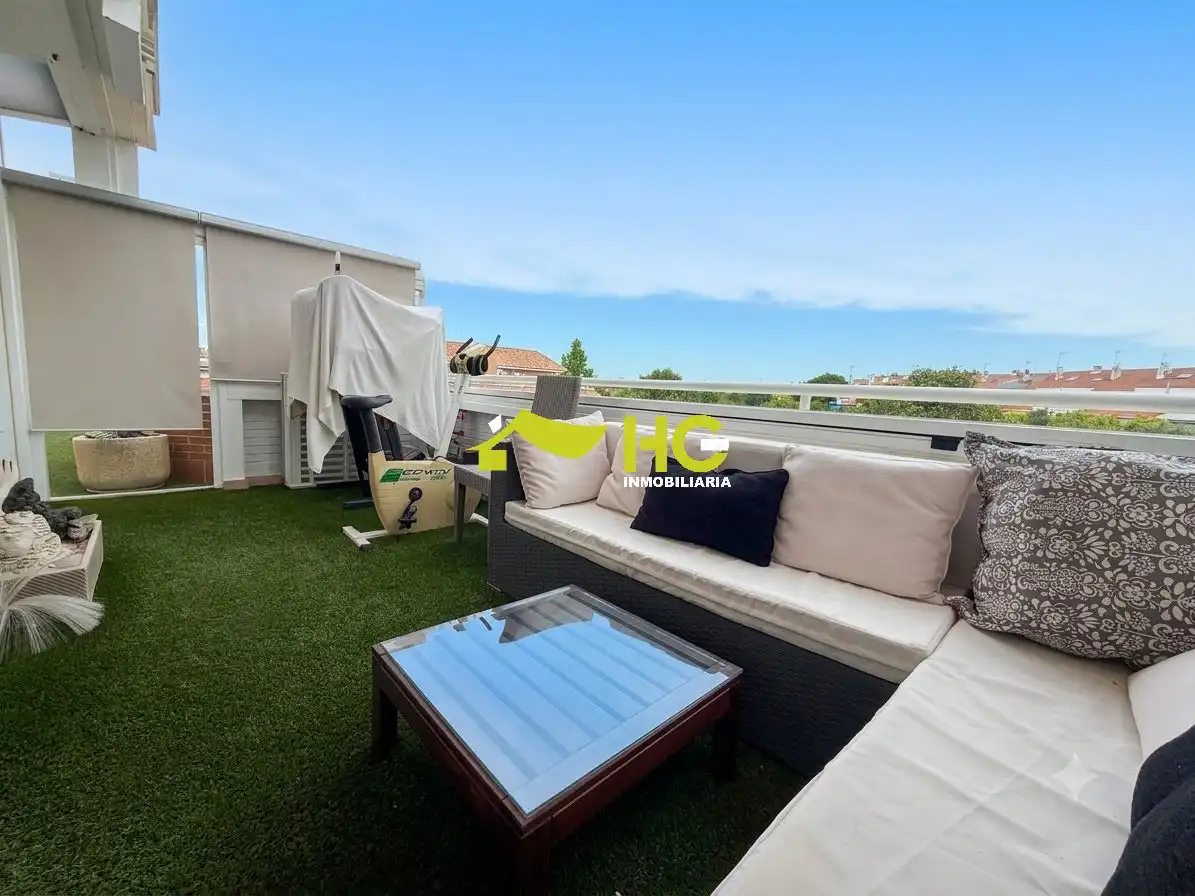 Terrasse von Dachboden zur Miete in Villaviciosa de Odón mit Klimaanlage, Heizung und Terrasse
