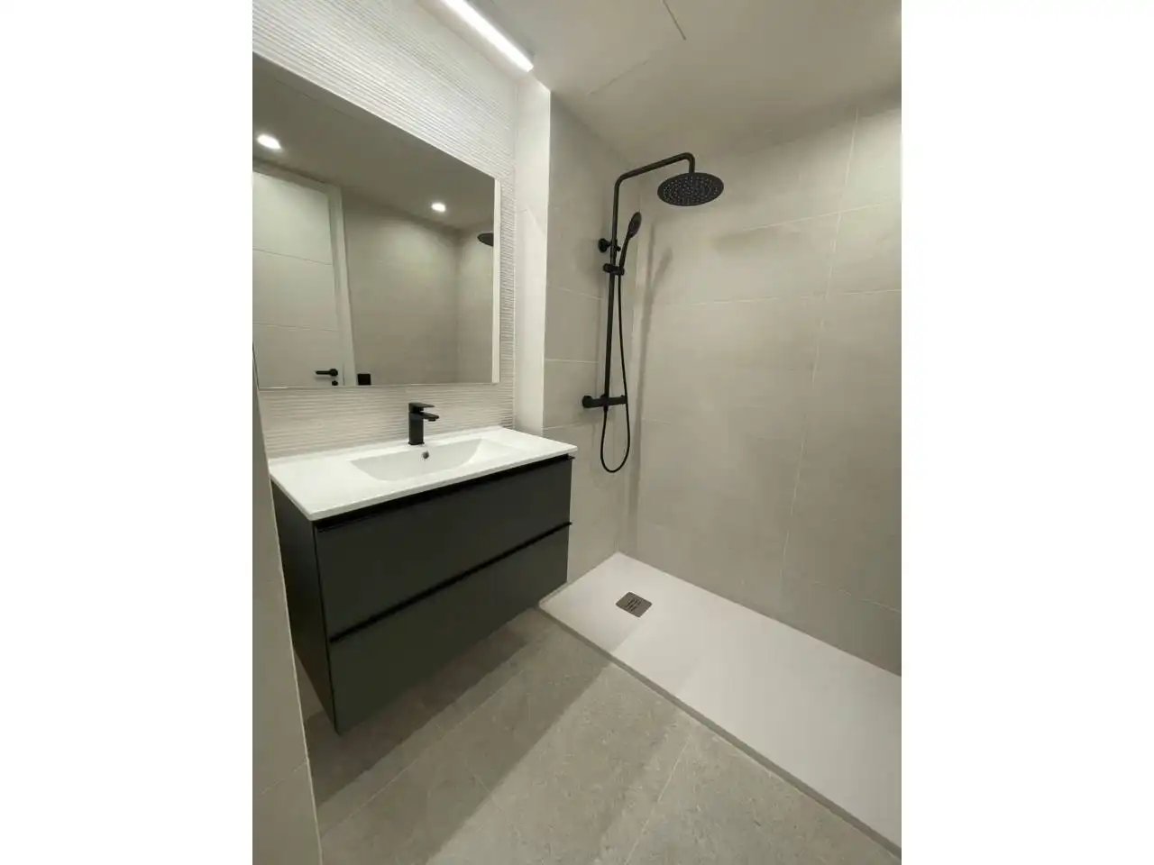 Bathroom of Attic for sale in Vila-seca  with Air Conditioner, Parquet flooring and Terrace