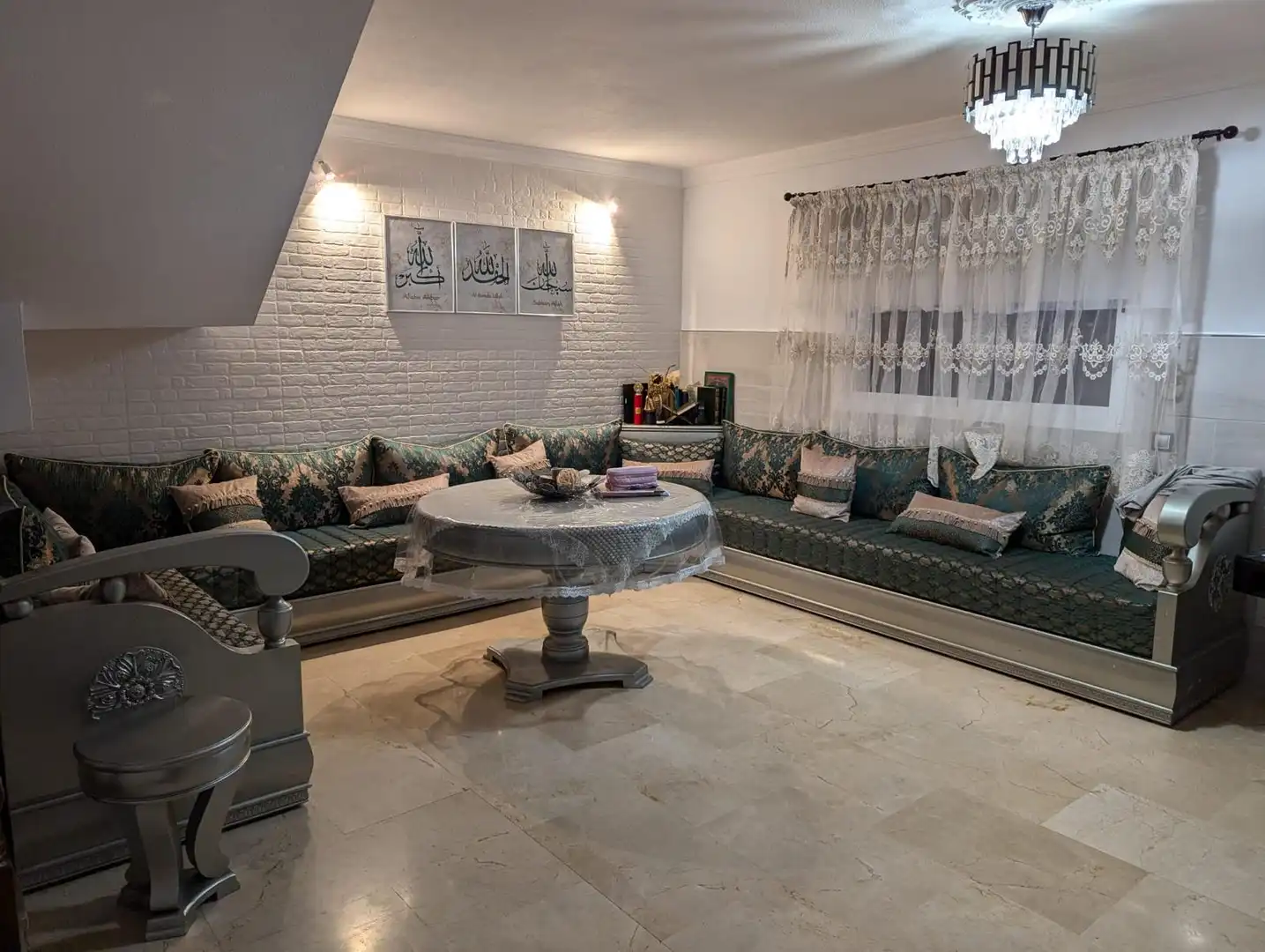 Sala d'estar de Casa adosada en venda en San Bartolomé de Tirajana amb Aire condicionat, Terrassa i Piscina