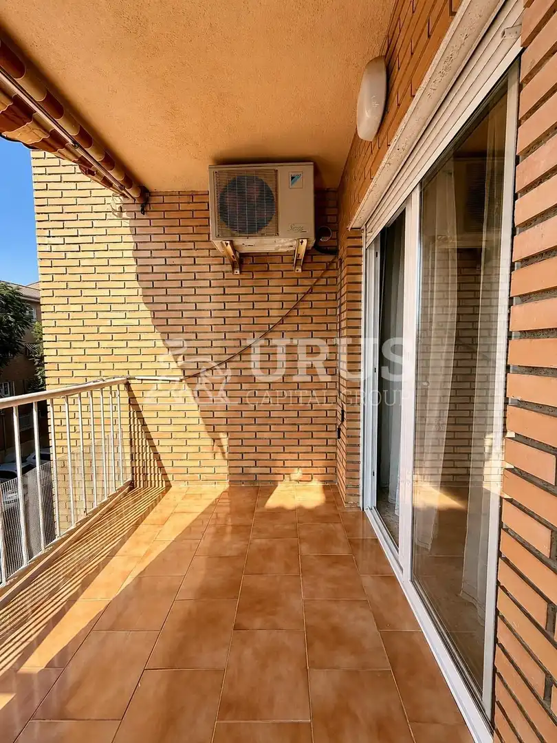 Piso en venta en CENTRO DE SALUD, Poniente-Norte - Miralbaida - Parque Azahara