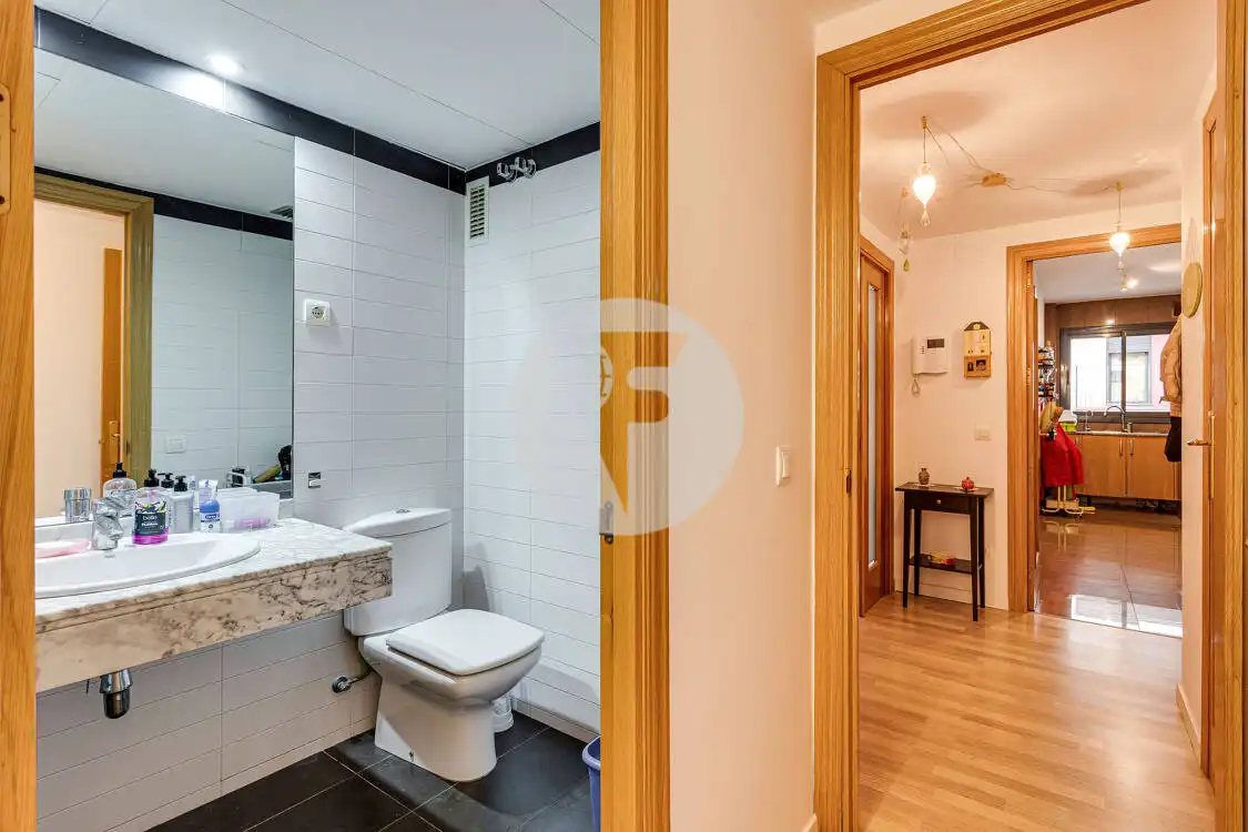 Baño de Piso en venta en Barcelona con Aire acondicionado, Calefacción y Terraza