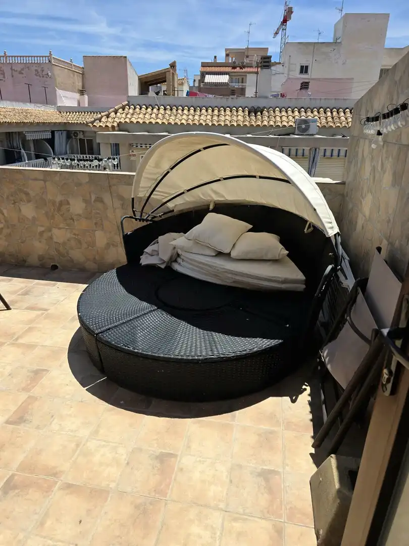 Terrassa de Dúplex en venda en Torrevieja amb Aire condicionat, Terrassa i Moblat