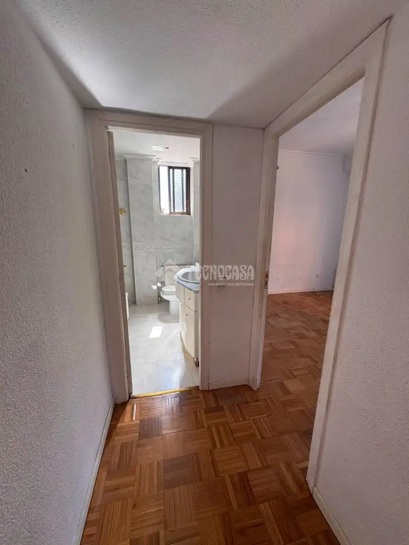 Dormitori de Pis en venda en Madrid amb Calefacció i Parquet