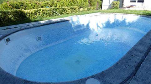 Venta de chalet individual con piscina en La Bilbaina, imagen 2