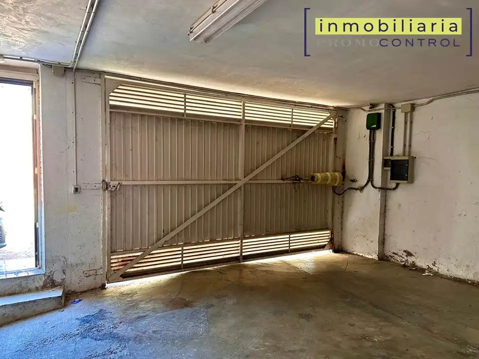 Parking de Casa o chalet en venta en Zuera con Aire acondicionado, Calefacción y Jardín privado