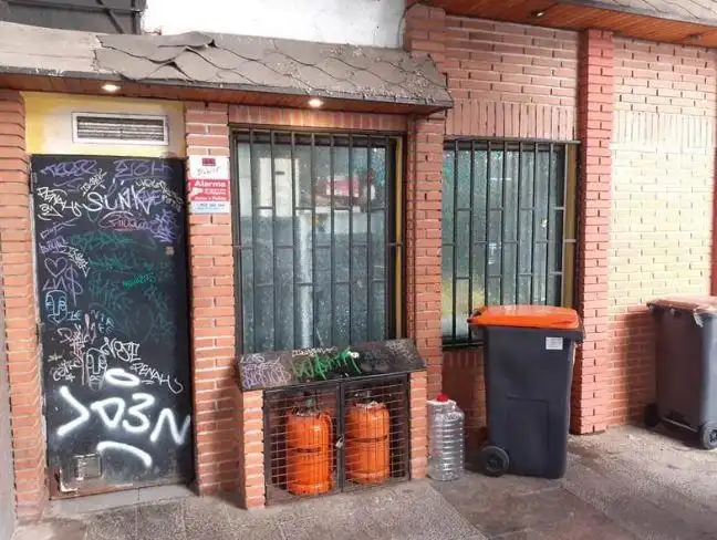 Local comercial en venda a Avenida General Peron, imagen 4