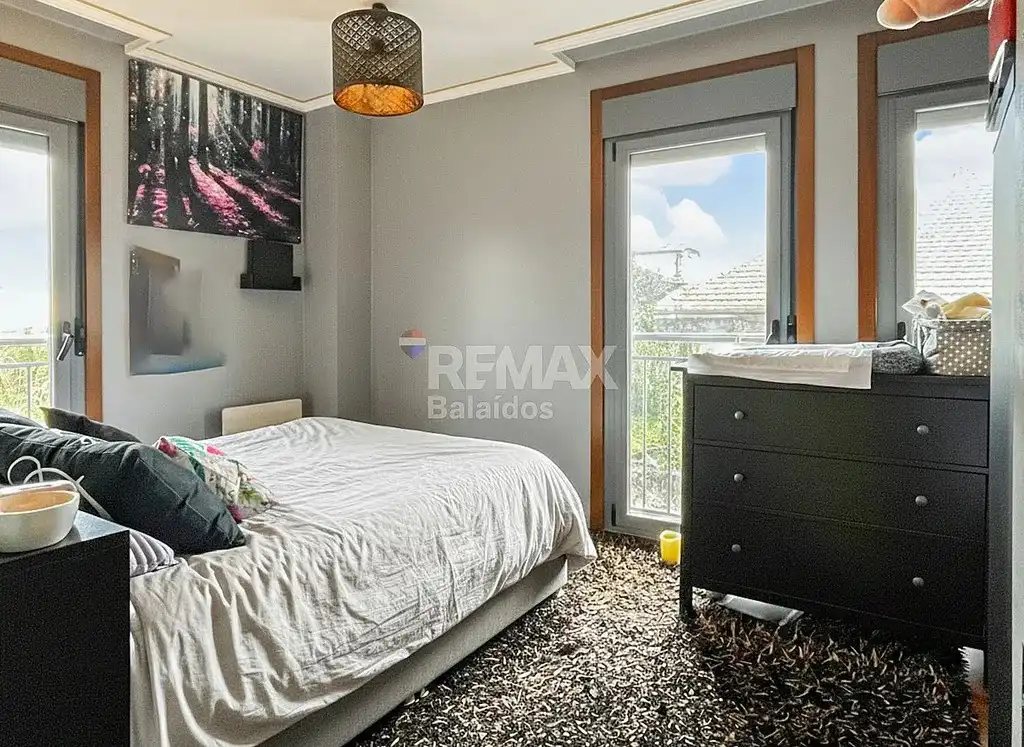 Dormitori de Pis en venda en Vigo  amb Calefacció, Parquet i Traster