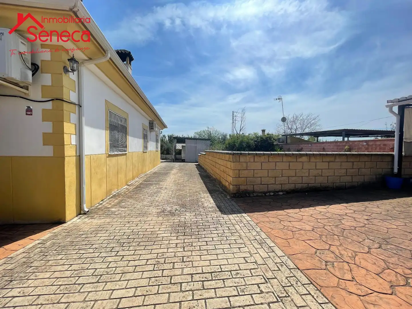 Exterior view of Houses for sale in Córdoba  with Air Conditioner, Heating and Terrace