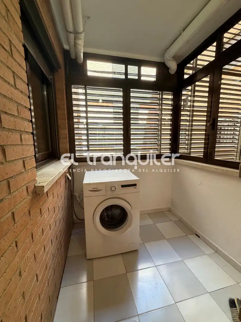 Vista exterior de Piso de alquiler en Pozuelo de Alarcón con Parquet, Terraza y Trastero