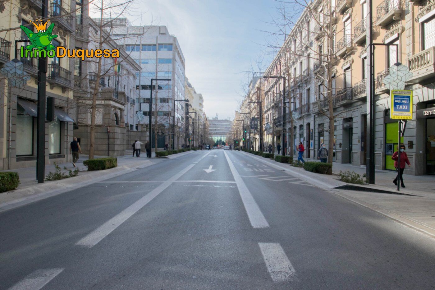 Vista exterior de Local en venta en  Granada Capital