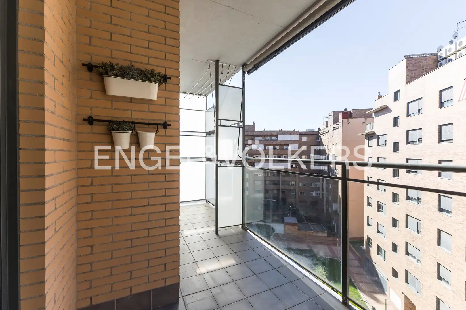 Terrassa de Pis de lloguer en Madrid amb Aire condicionat, Calefacció i Jardí privat