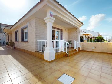 Casa con jardín en venta en Avenida CARTAGENA