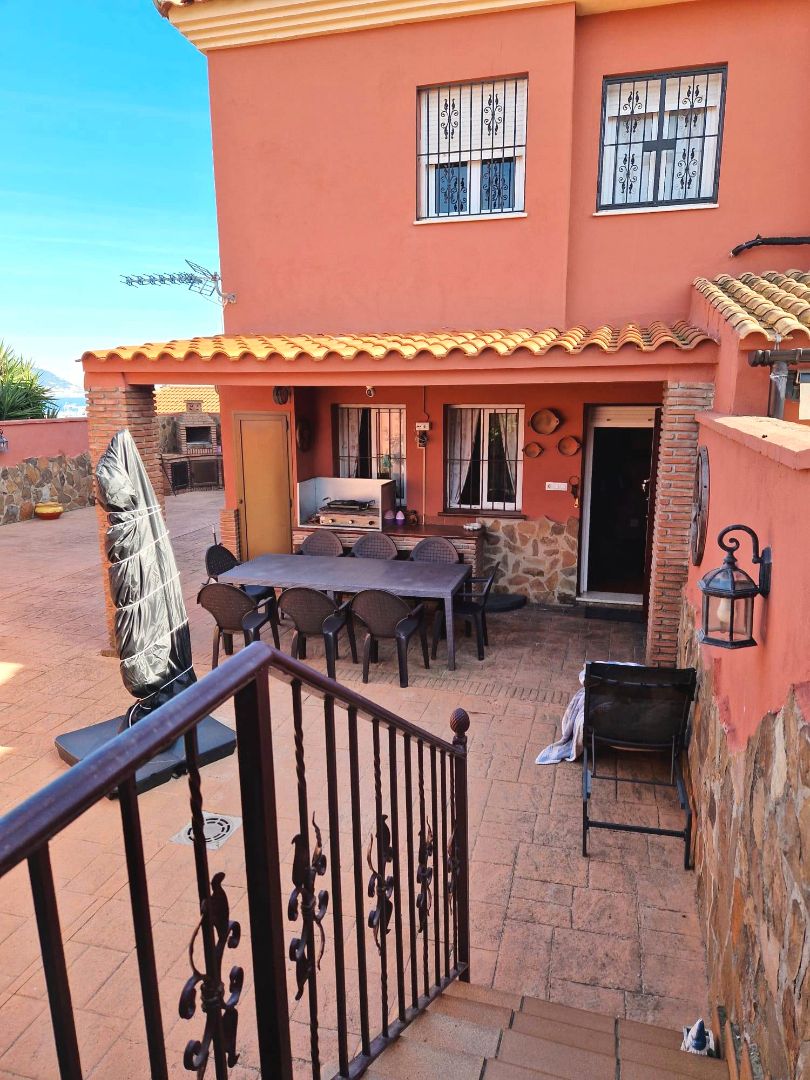 Terrassa de Casa adosada en venda en Algeciras amb Terrassa i Moblat