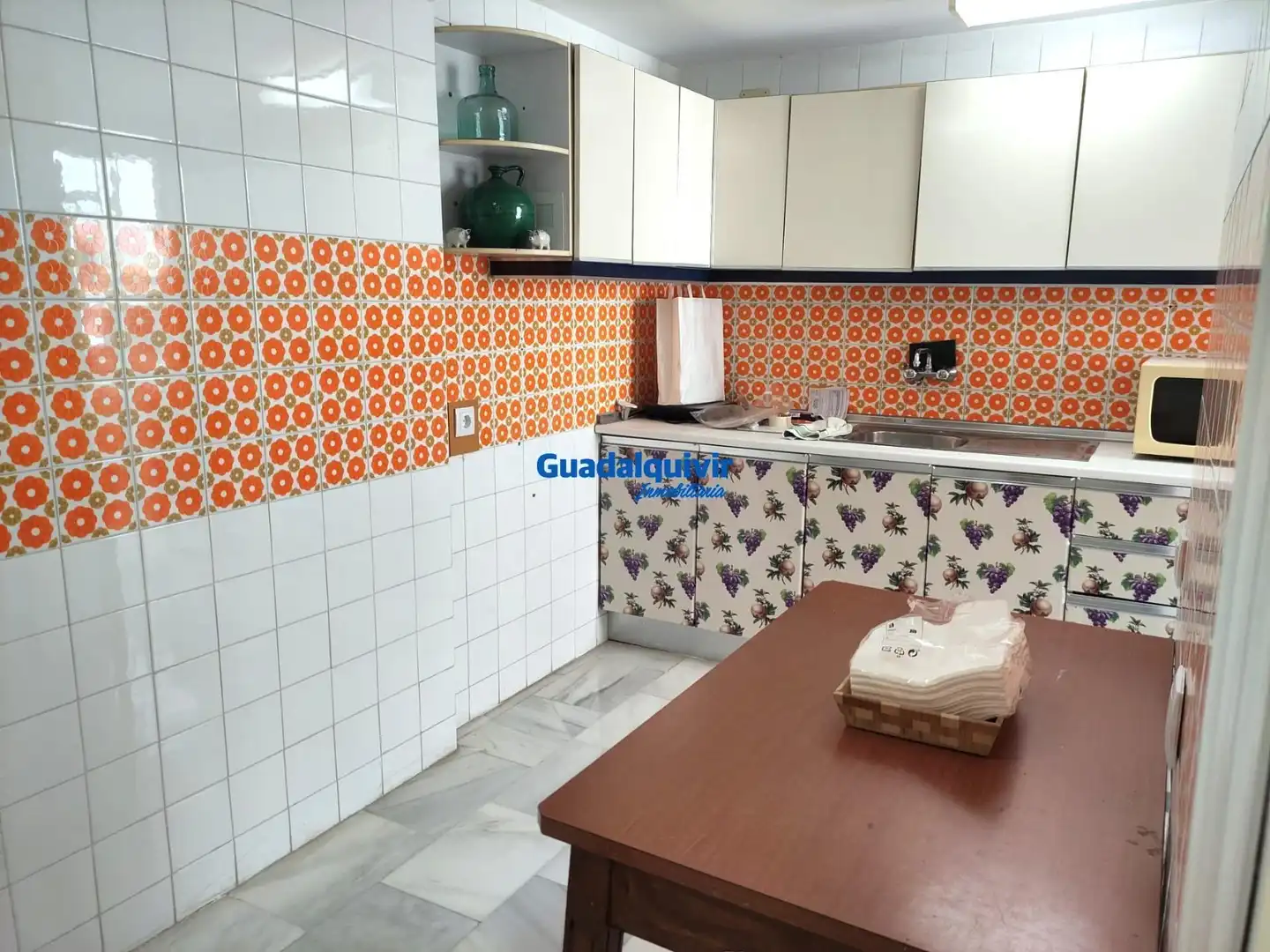 Kitchen of Flat for rent in Sevilla  with Air Conditioner, Furnished and Community pool