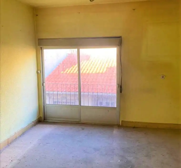 Casa adosada en venda a Constitucion, Hinojosas de Calatrava