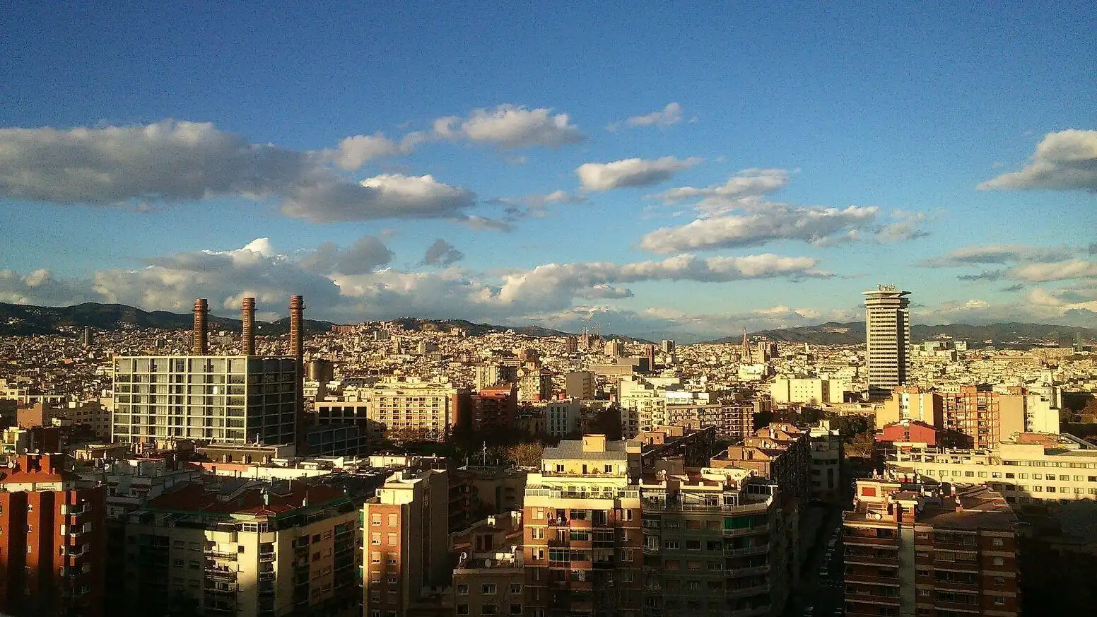 Vista exterior de Àtic en venda en Barcelona amb Aire condicionat, Calefacció i Alarma