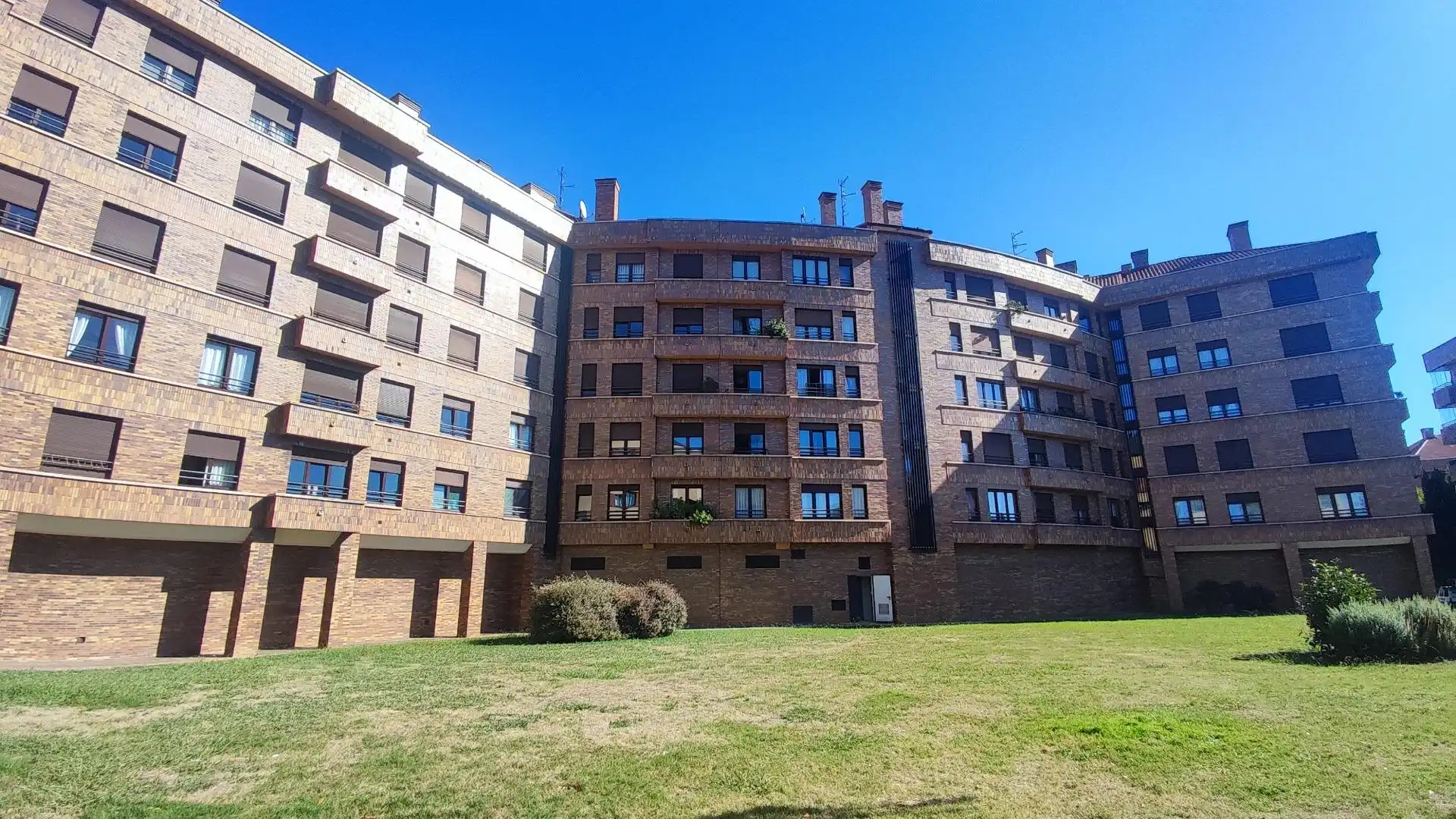 Vista exterior de Piso en venta en Gijón  con Calefacción y Trastero
