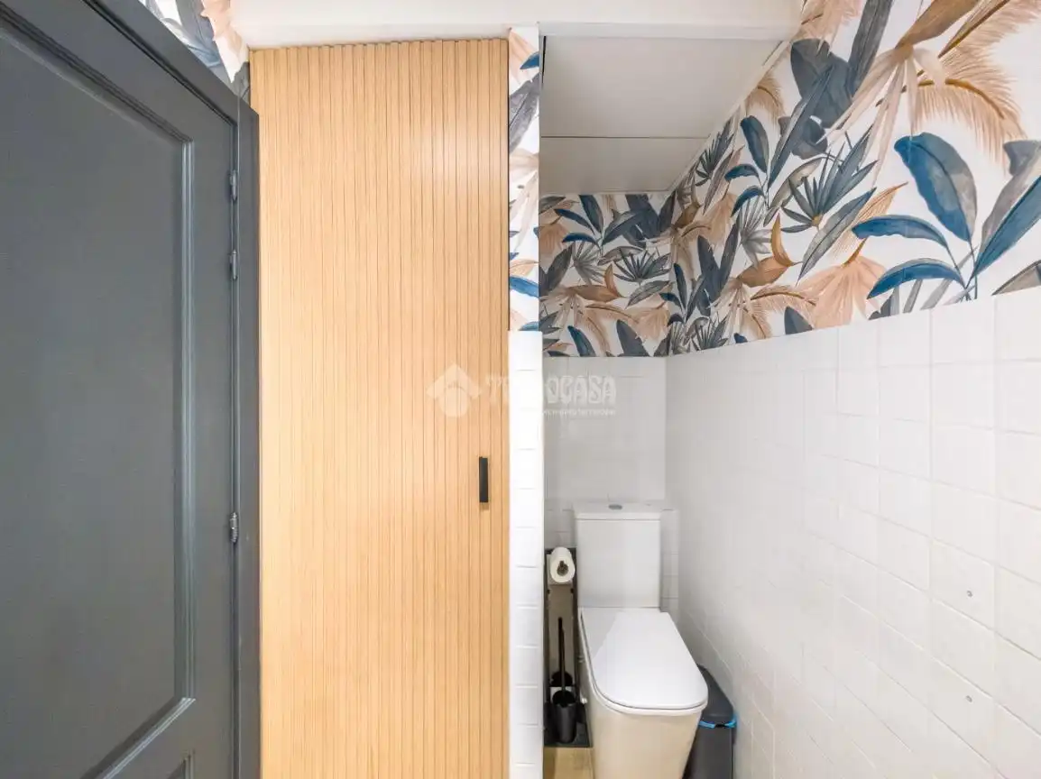 Bathroom of Flat for rent in Madrid  with Air Conditioner and Balcony
