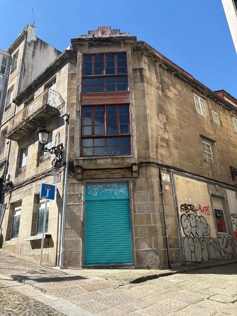 Vista exterior de Edificio en venta en Vigo 