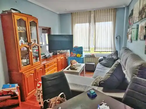 Sala d'estar de Dúplex en venda en El Astillero   amb Calefacció i Moblat