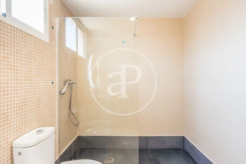 Badezimmer von Wohnung zur Miete in Sagunto / Sagunt mit Klimaanlage, Heizung und Terrasse