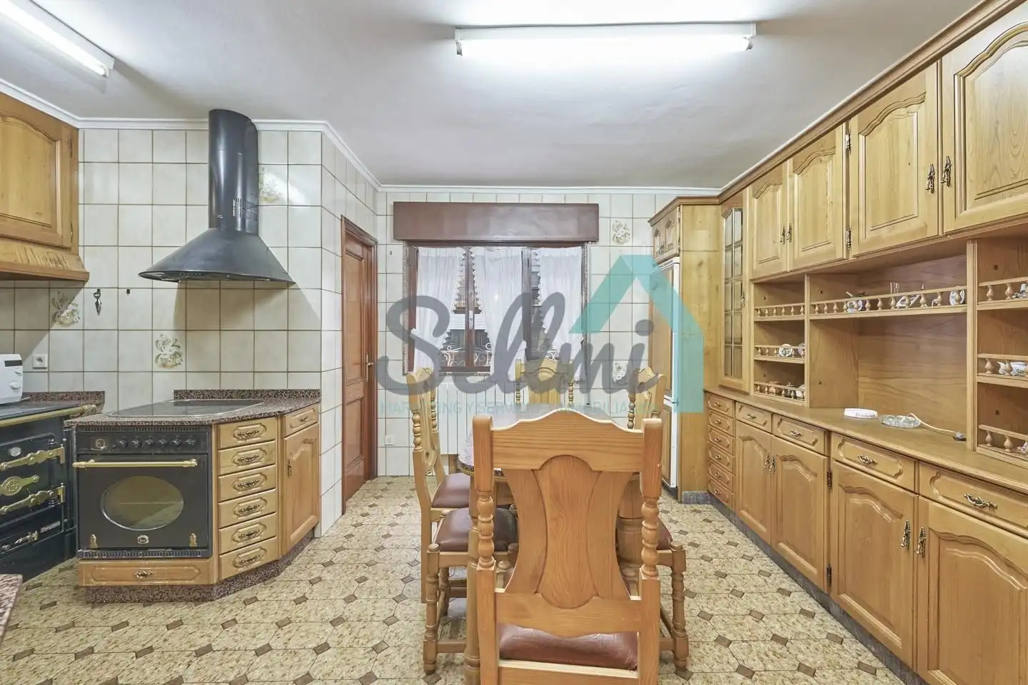 Küche von Wohnung zum Verkauf in Aller mit Parkett, Abstellraum und Möbliert