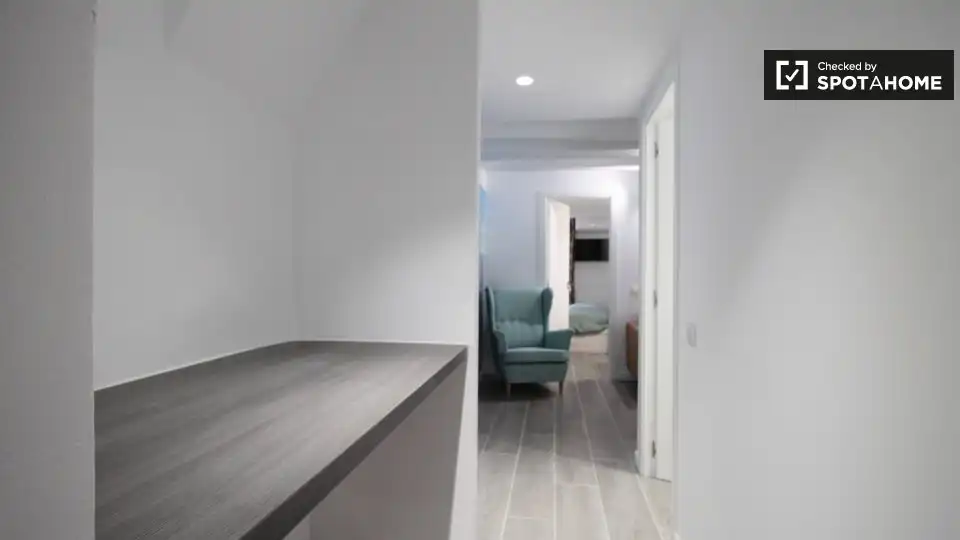 Room in Sant Pere, Sta. Caterina i la Ribera