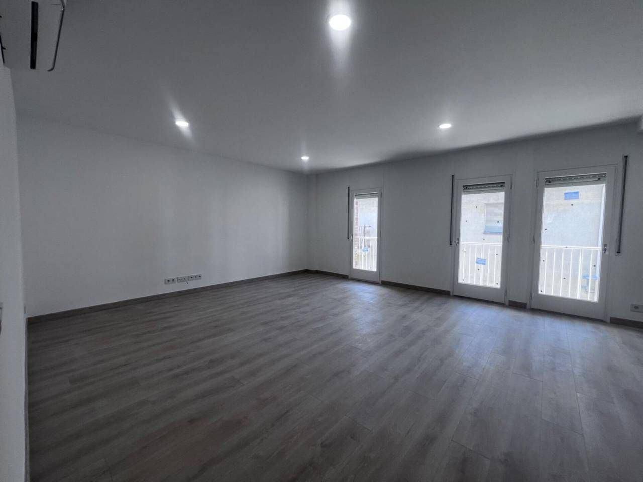 Wohnung miete in Tordera mit Klimaanlage, Abstellraum und Balkon