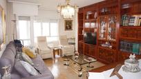 Sala d'estar de Pis en venda en Vitoria - Gasteiz amb Terrassa