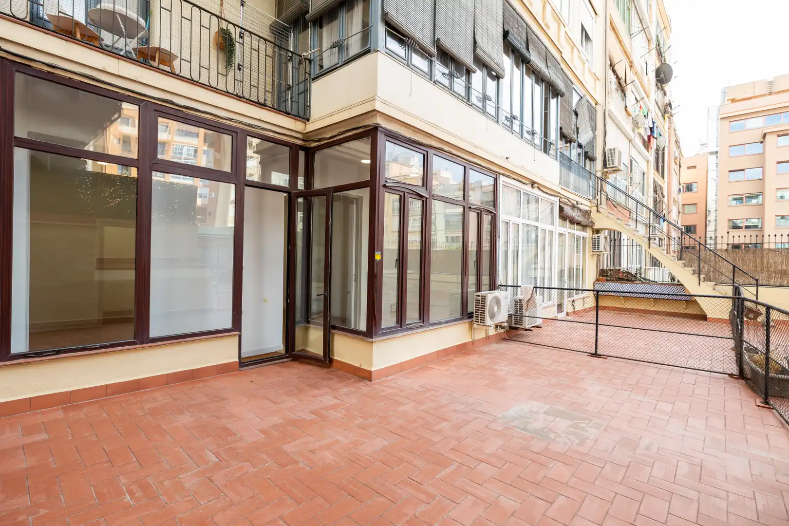 Terrasse von Wohnung zum Verkauf in Barcelona mit Klimaanlage, Heizung und Parkett