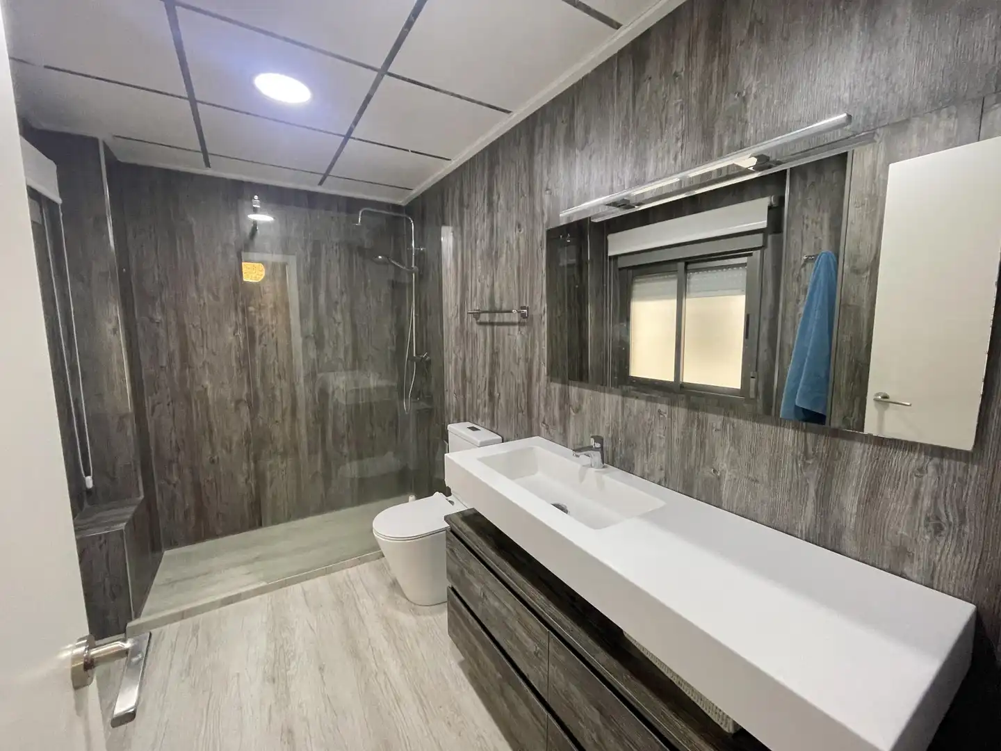 Baño de Apartamento de alquiler en Torrevieja