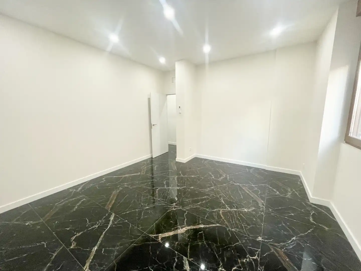Flat for rent in Pinto  with Air Conditioner, Heating and Oven