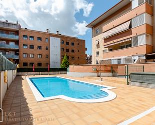 Piscina de Planta baixa en venda en Ripollet amb Calefacció i Piscina