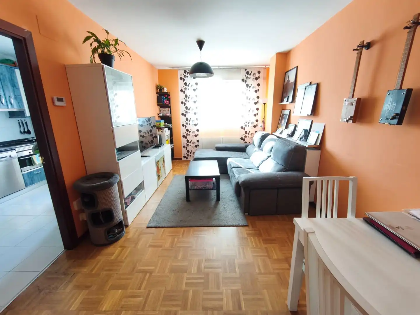 Sala d'estar de Pis en venda en Barakaldo  amb Balcó