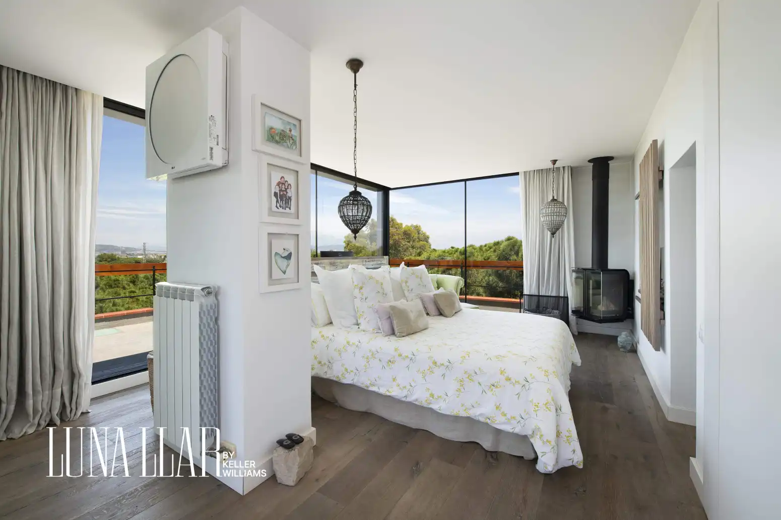 Schlafzimmer von Dachboden zum Verkauf in Gavà mit Heizung, Parkett und Terrasse