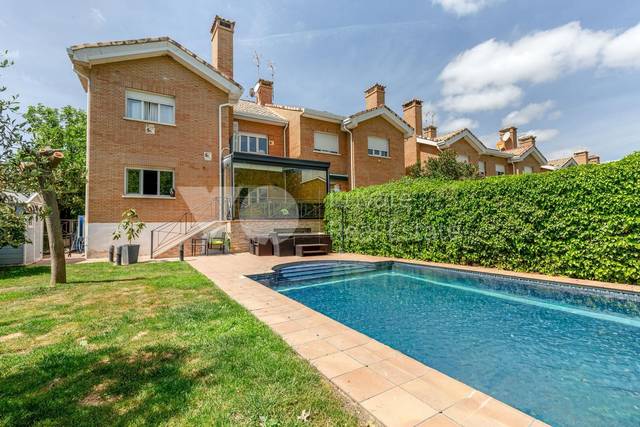 Casa adosada en Venta en Villanueva de la Cañada ciudad