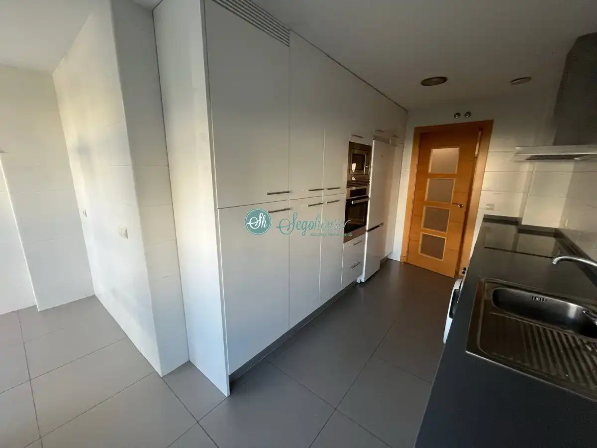 Kitchen of Flat for sale in Segovia  with Heating and Storage room