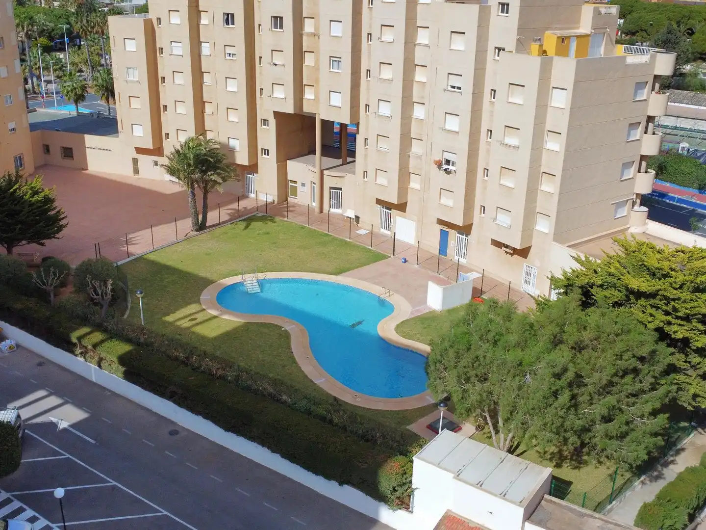 Piscina de Apartamento de alquiler en La Manga del Mar Menor con Terraza y Piscina