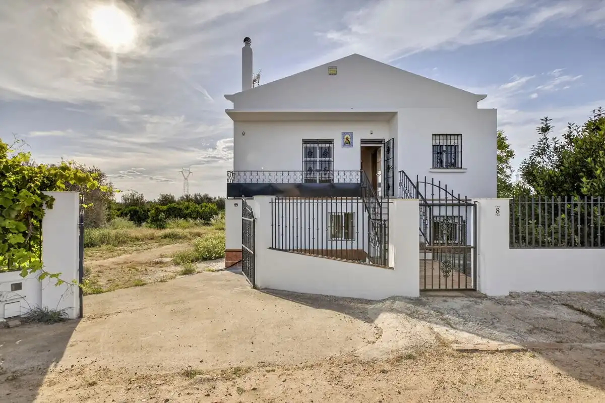 Casa rústica amb terrassa en venda a Carretera Sevilla-Brenes