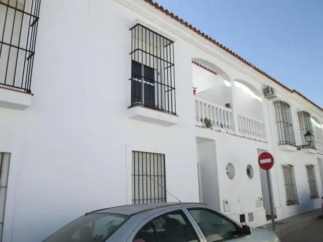 Außenansicht von Einfamilien-Reihenhaus zum Verkauf in Villablanca