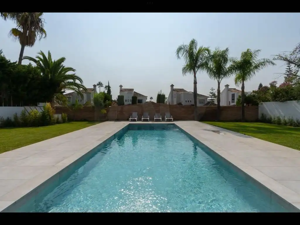 Casa amb piscina en venda a Nueva Andalucía, imagen 8