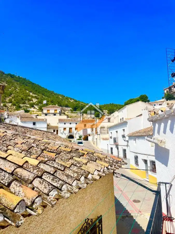 Außenansicht von Einfamilien-Reihenhaus zum Verkauf in Vélez-Blanco mit Terrasse