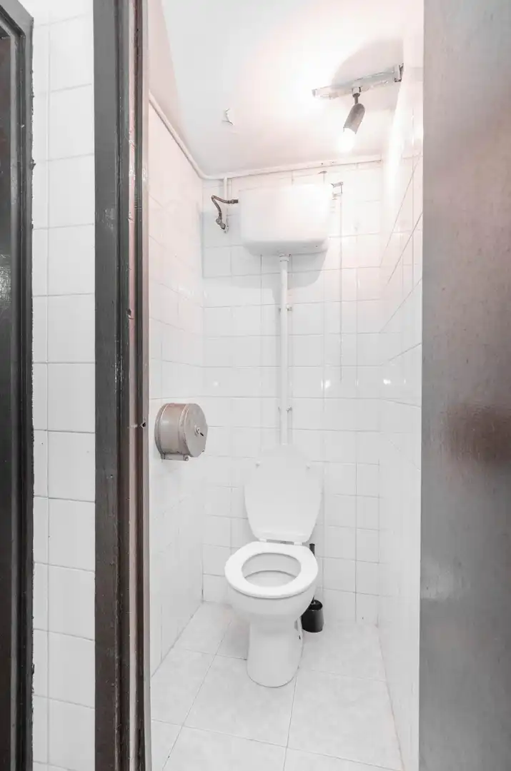 Baño de Local en venta en Villaviciosa