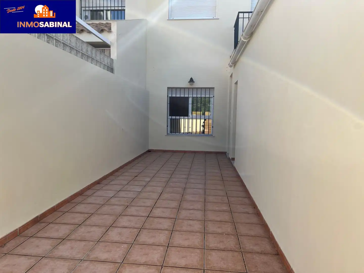 Casa adosada de alquiler en Roquetas de Mar con Aire acondicionado, Terraza y Piscina comunitaria