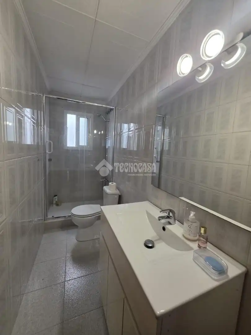 Bathroom of Flat for sale in Barcelona  with Balcony
