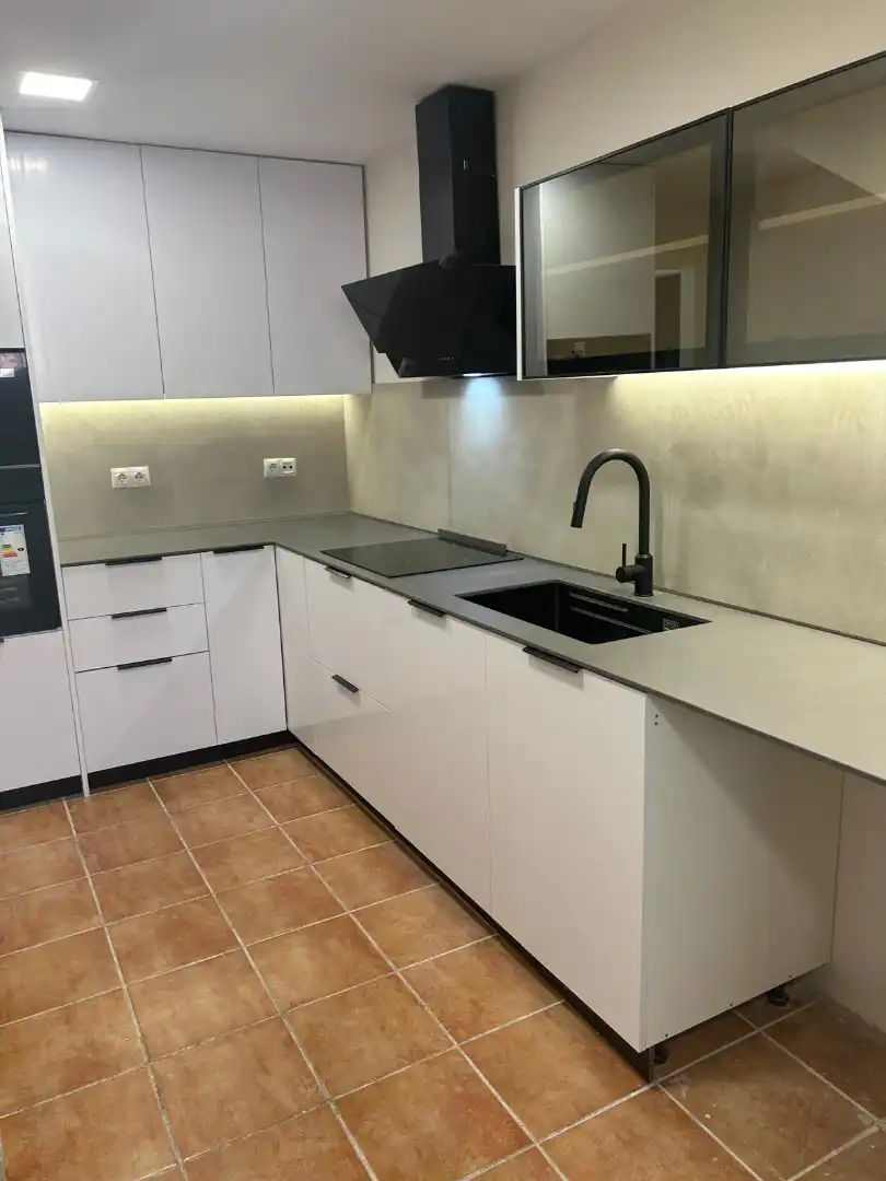 Cocina de Casa adosada en venta en Vilanova i la Geltrú con Aire acondicionado, Calefacción y Jardín privado