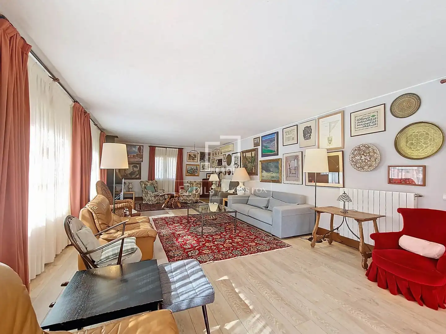 Sala d'estar de Finca rústica en venda en Vilanova i la Geltrú amb Aire condicionat, Calefacció i Jardí privat