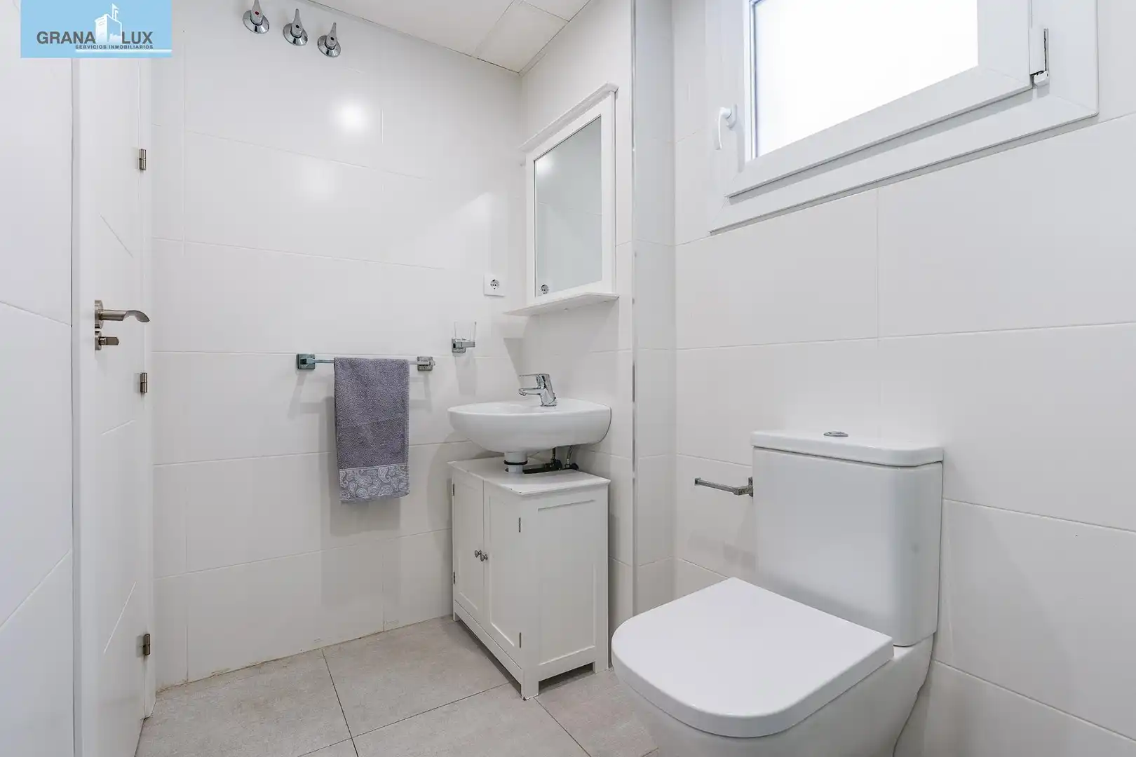 Badezimmer von Wohnung zum Verkauf in Almuñécar mit Terrasse, Abstellraum und Balkon