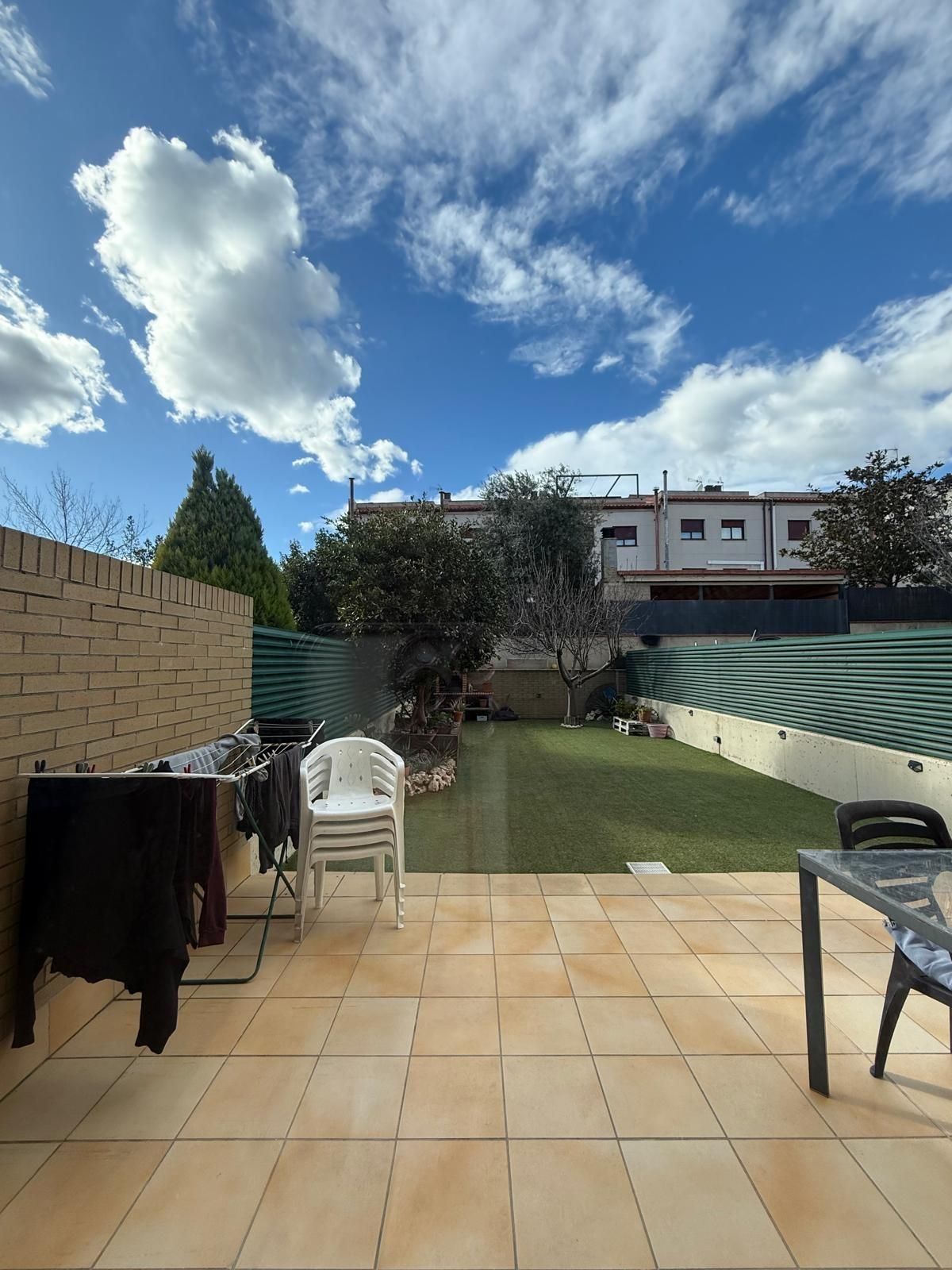 Jardí de Casa adosada en venda en Castellar del Vallès amb Jardí privat, Terrassa i Balcó