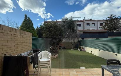 Jardí de Casa adosada en venda en Castellar del Vallès amb Jardí privat, Terrassa i Balcó